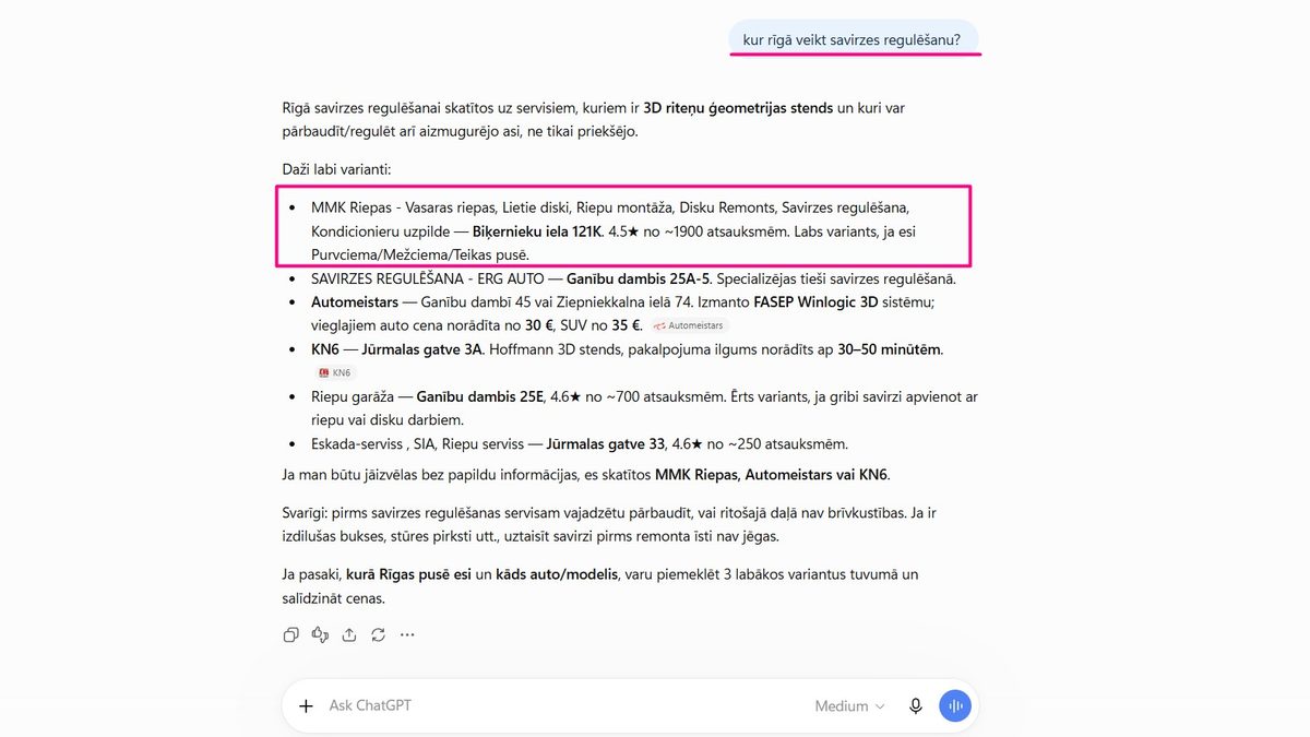 ChatGPT atbilde uz vaicājumu “kur Rīgā veikt savirzes regulēšanu?”, kur eComStrive klients MMK Riepas tiek ieteikts kā pirmais serviss.